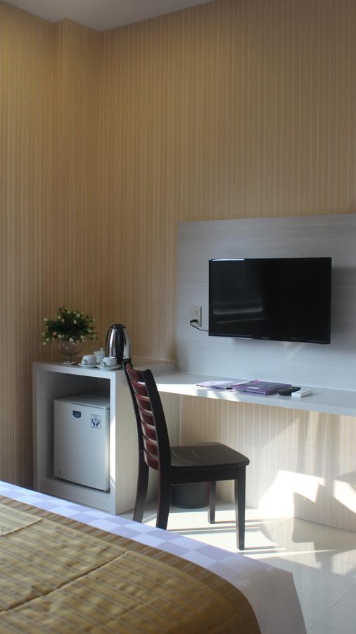 Lj Hotel Medan Kültér fotó